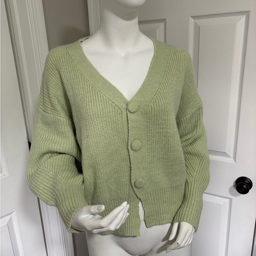 Lumiere Women's Green Cardigan Sweater